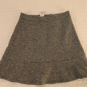 Loft small black/grey/white speckled skirt with stretch waistband.
